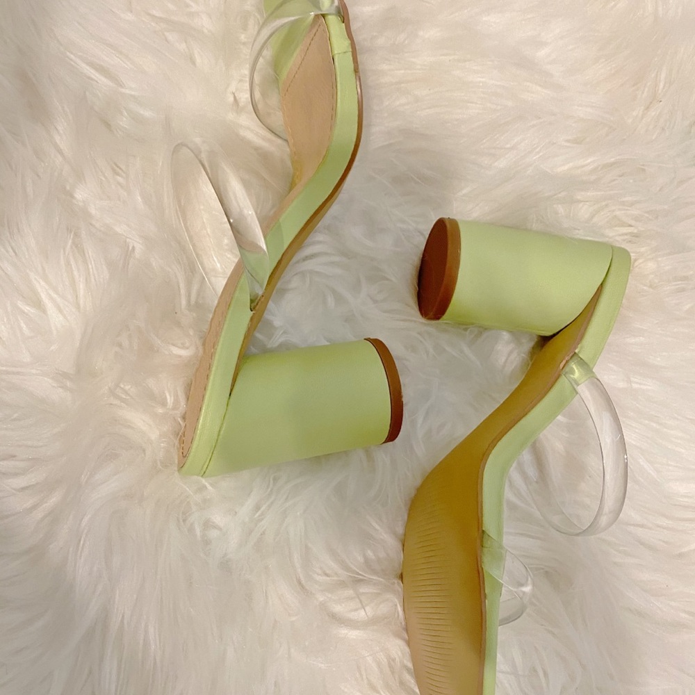 Lulus pistachio colored heels
